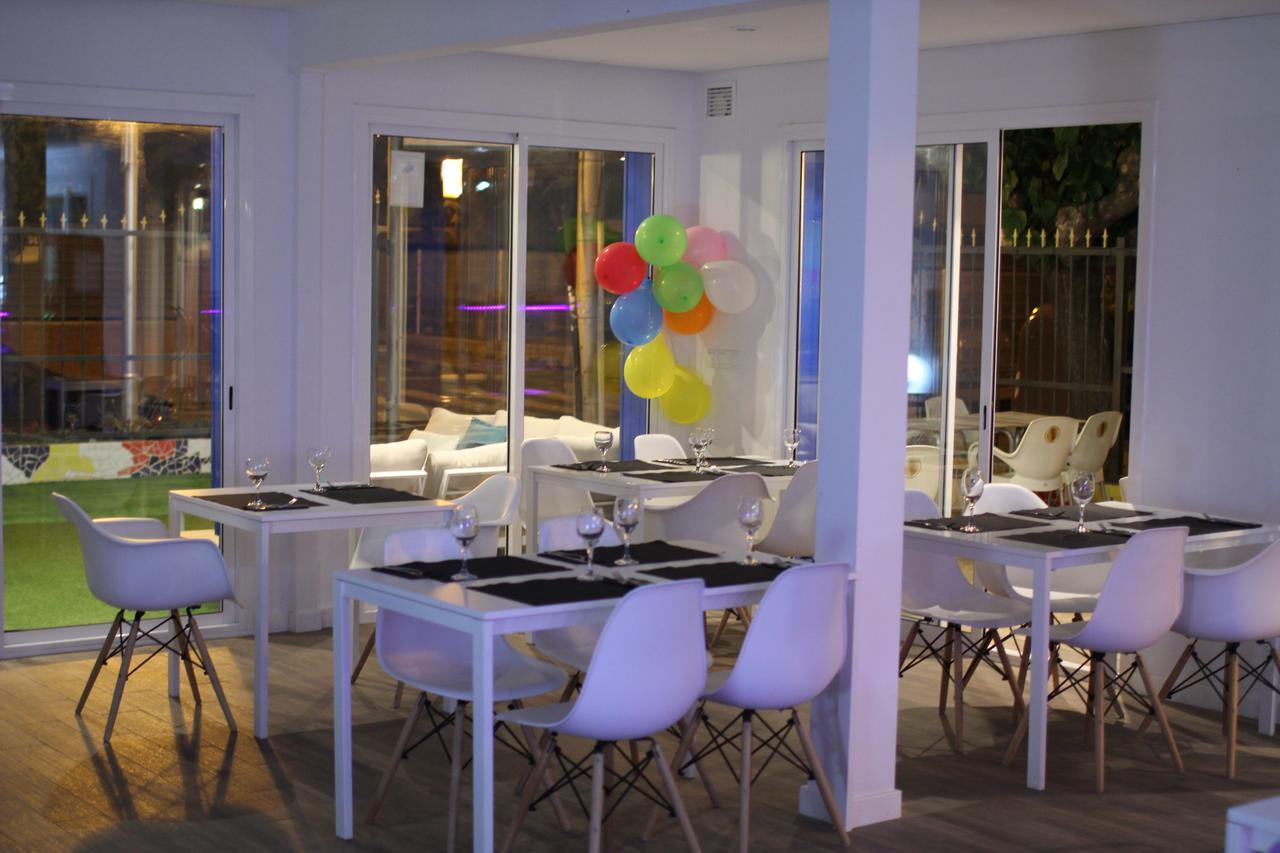 סאלו Hostal Porto Mar מראה חיצוני תמונה